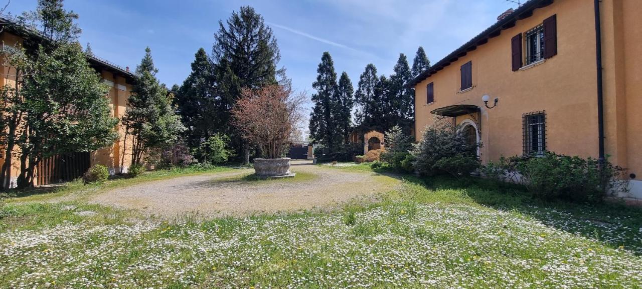 Farolfi Apartments Villa Galliera Bologna Luaran gambar